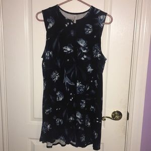 PacSun RVCA Large black and blue floral dress